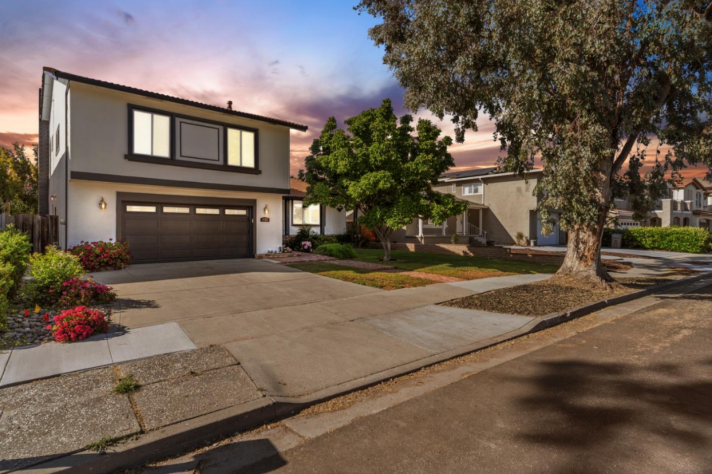 Neighborhood Neighborhood-16