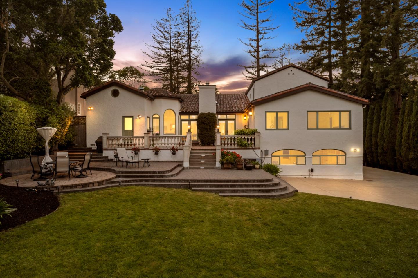 Neighborhood Neighborhood-10