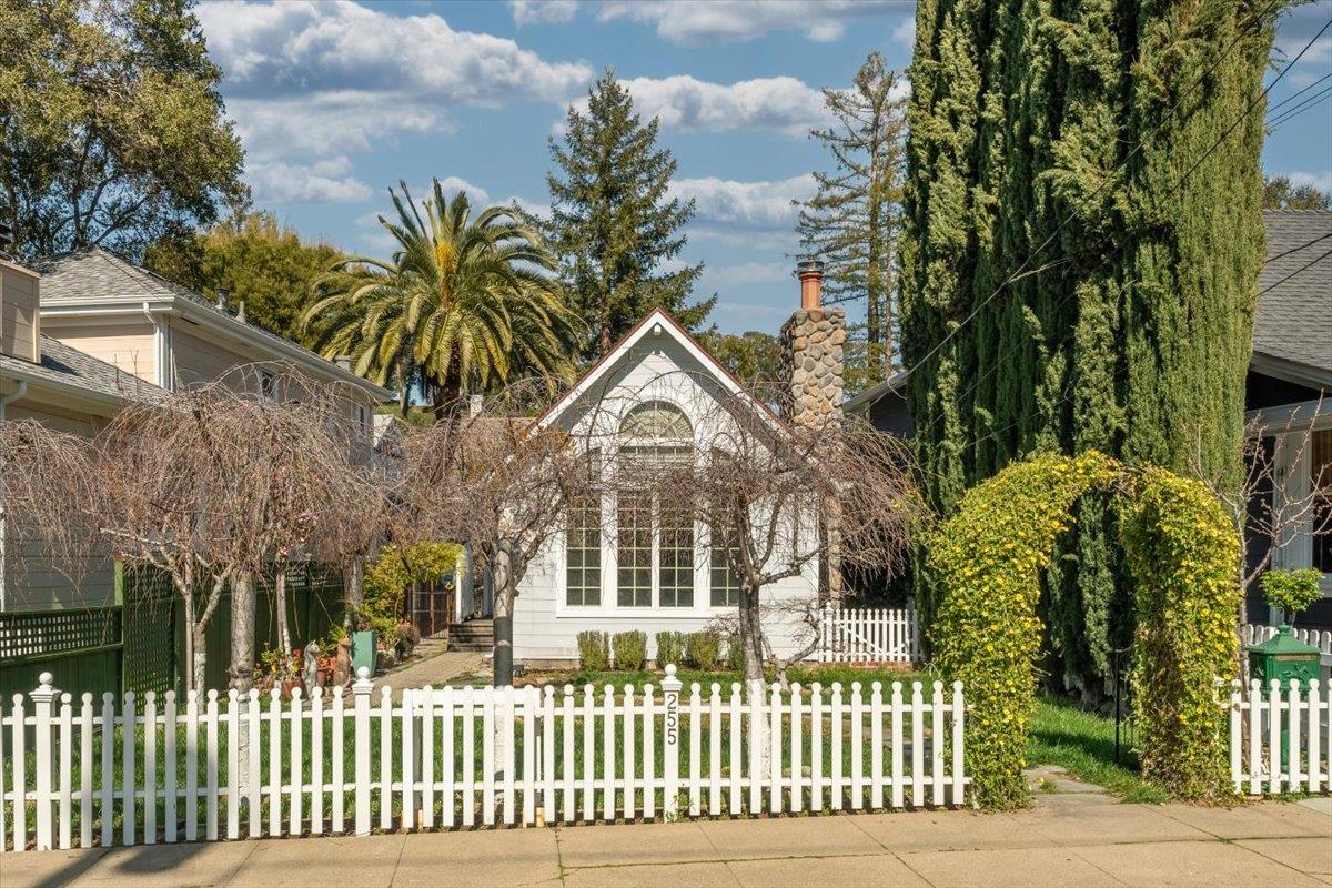 Neighborhood Neighborhood-25