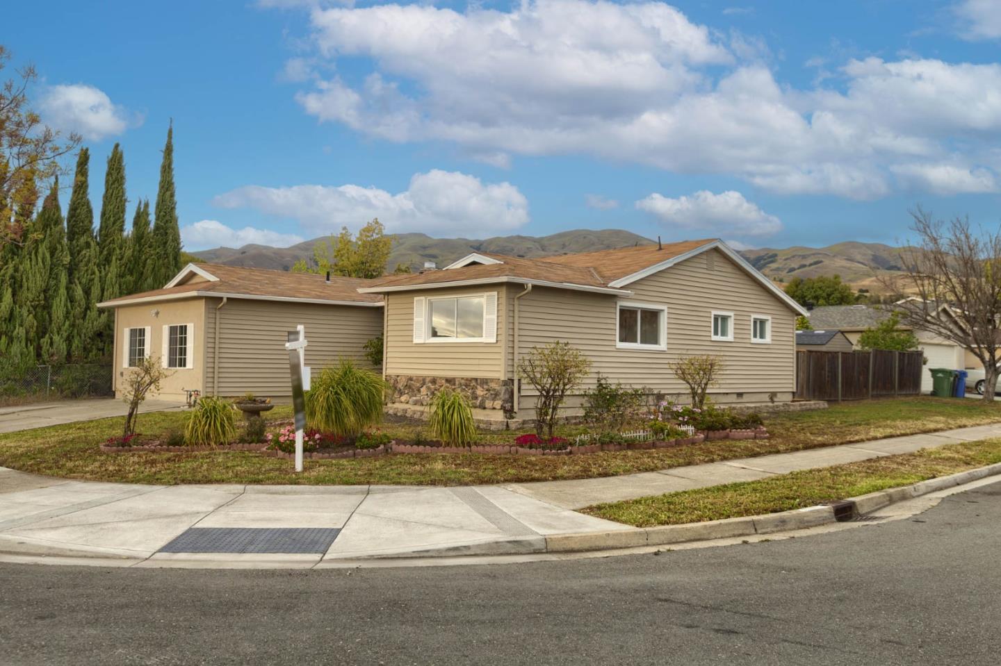 Neighborhood Neighborhood-125