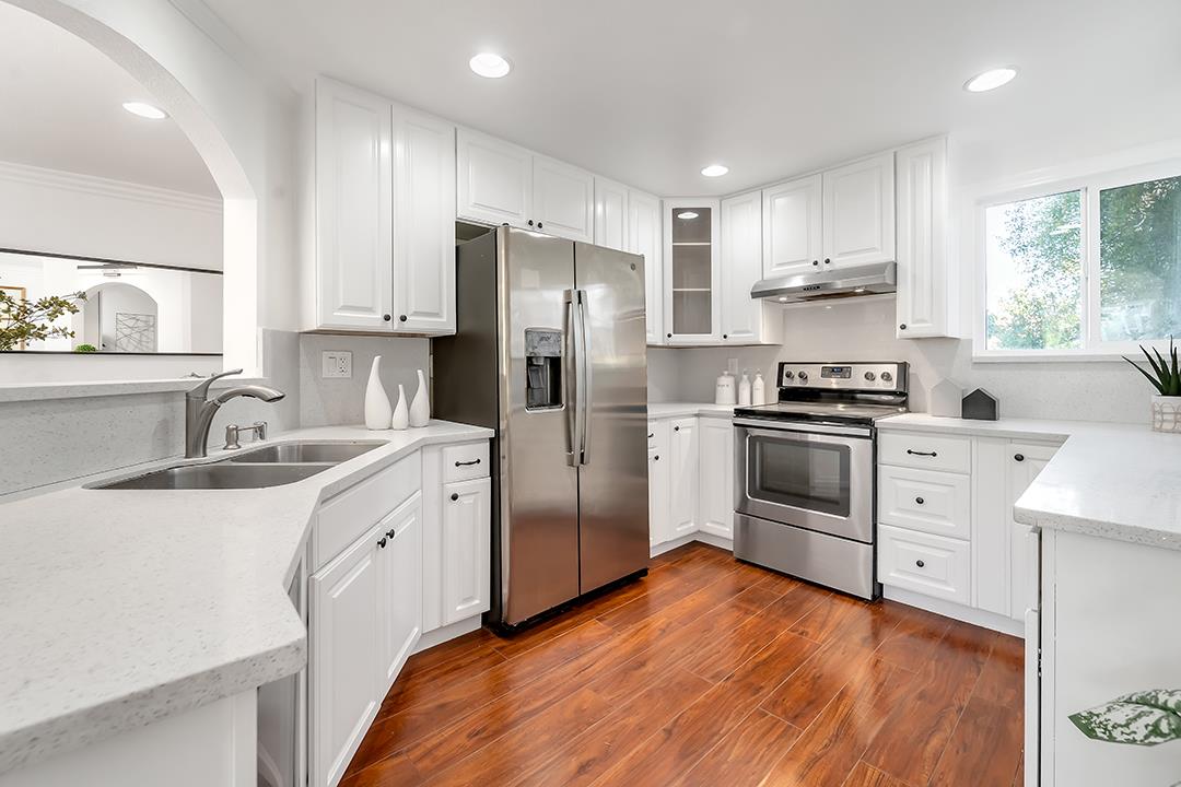 Neighborhood Neighborhood-116