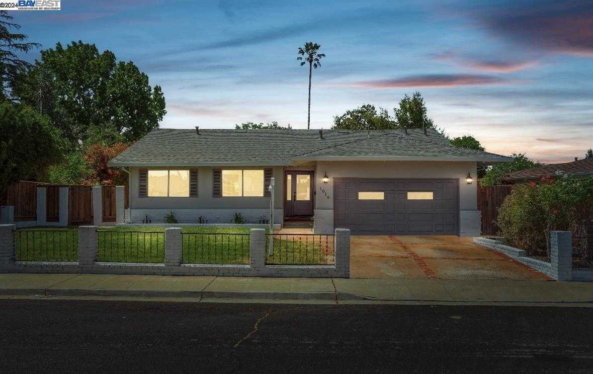 Neighborhood Neighborhood-4