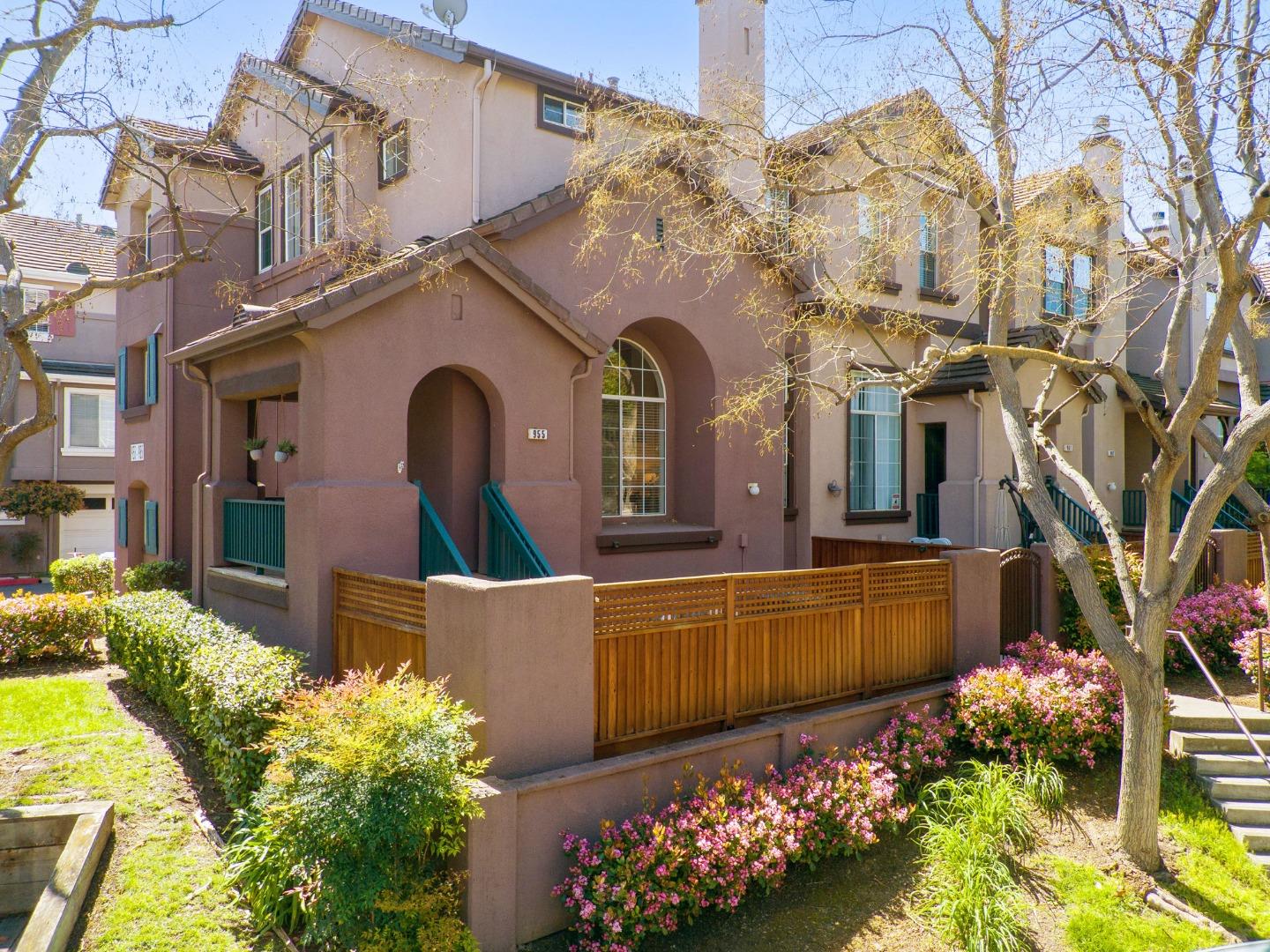 Neighborhood Neighborhood-4