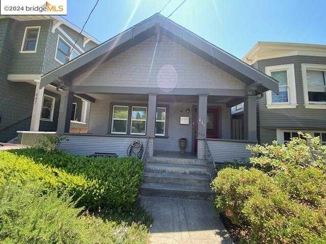 Neighborhood Neighborhood-20