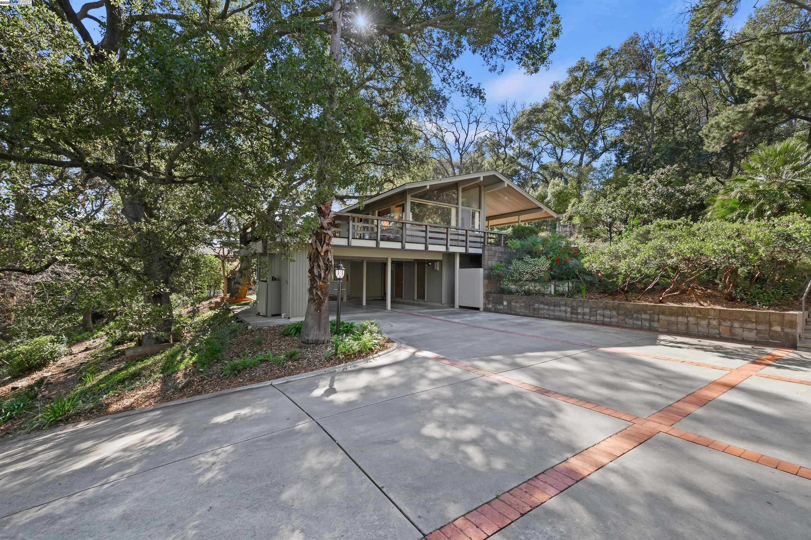 Neighborhood Neighborhood-12