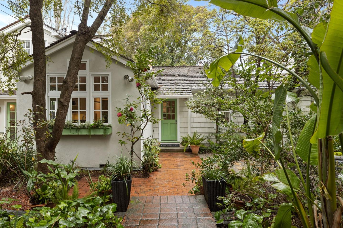 Neighborhood Neighborhood-13