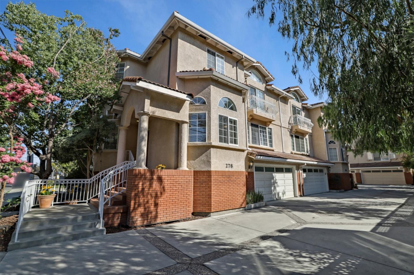 Neighborhood Neighborhood-78