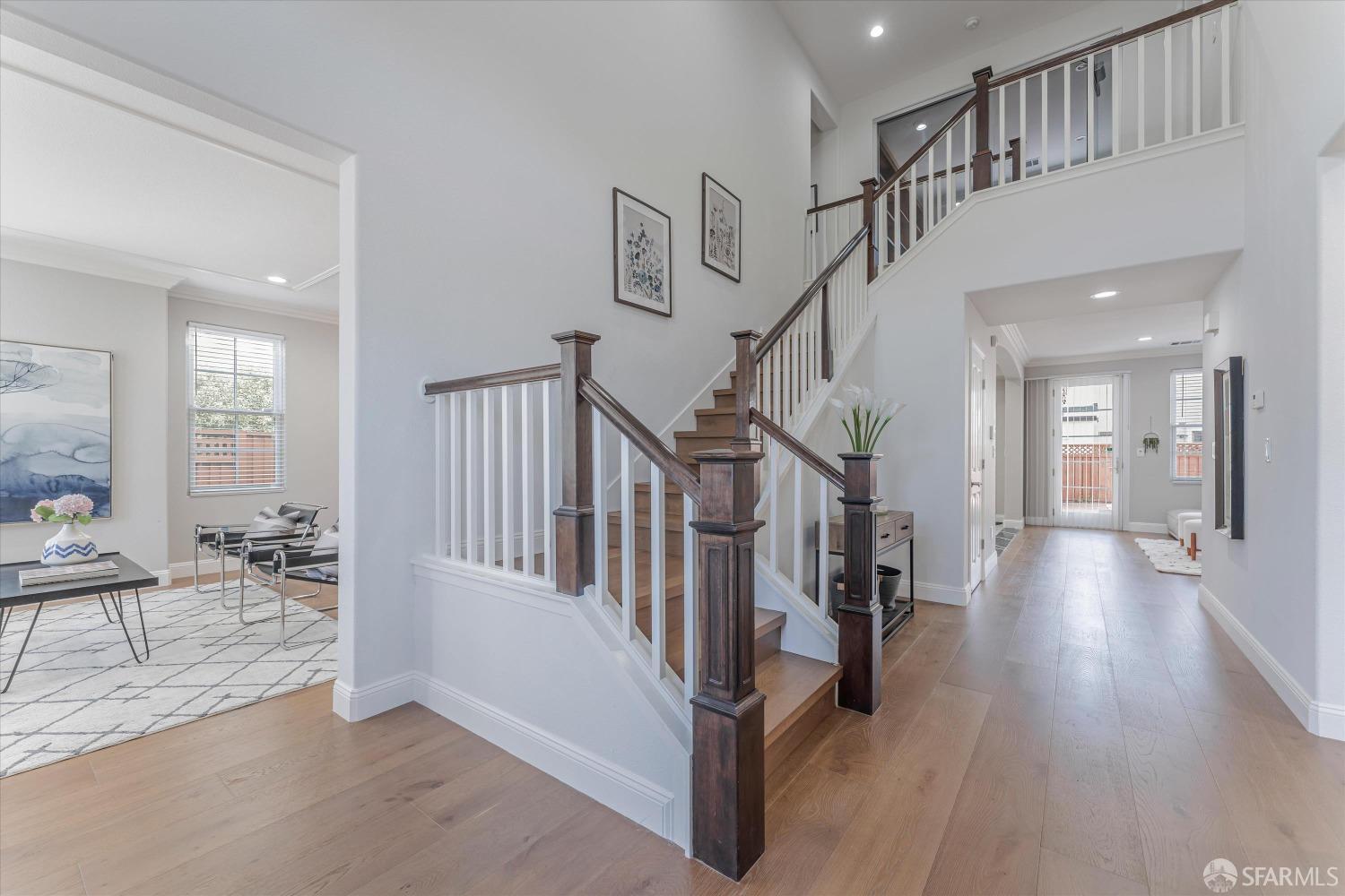 Neighborhood Neighborhood-20