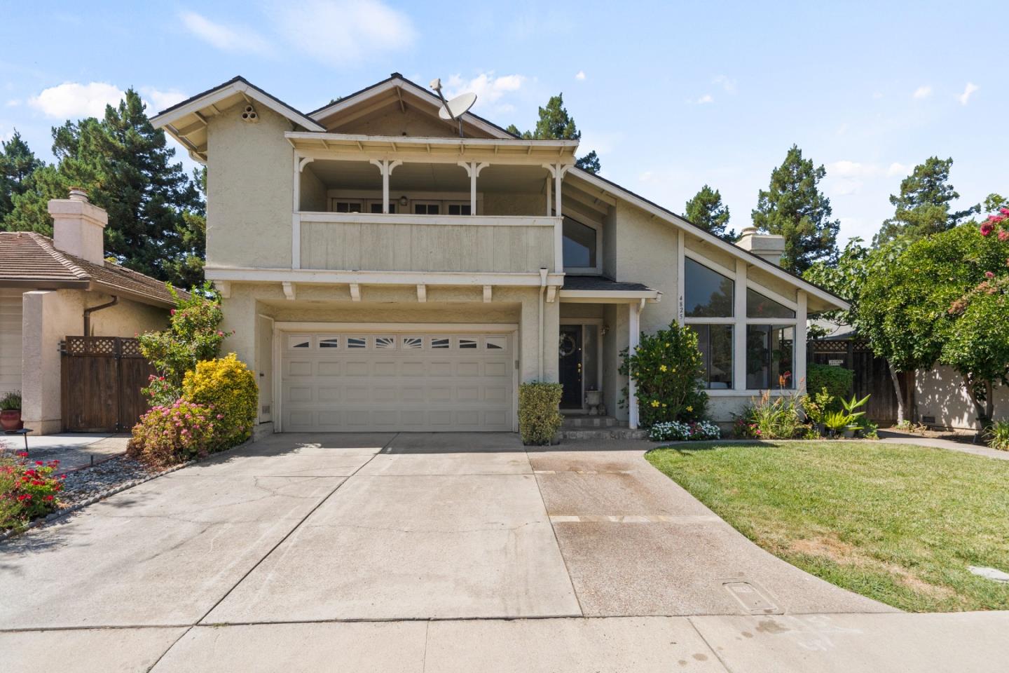 Neighborhood Neighborhood-20