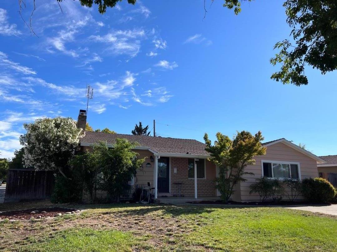 Neighborhood Neighborhood-39