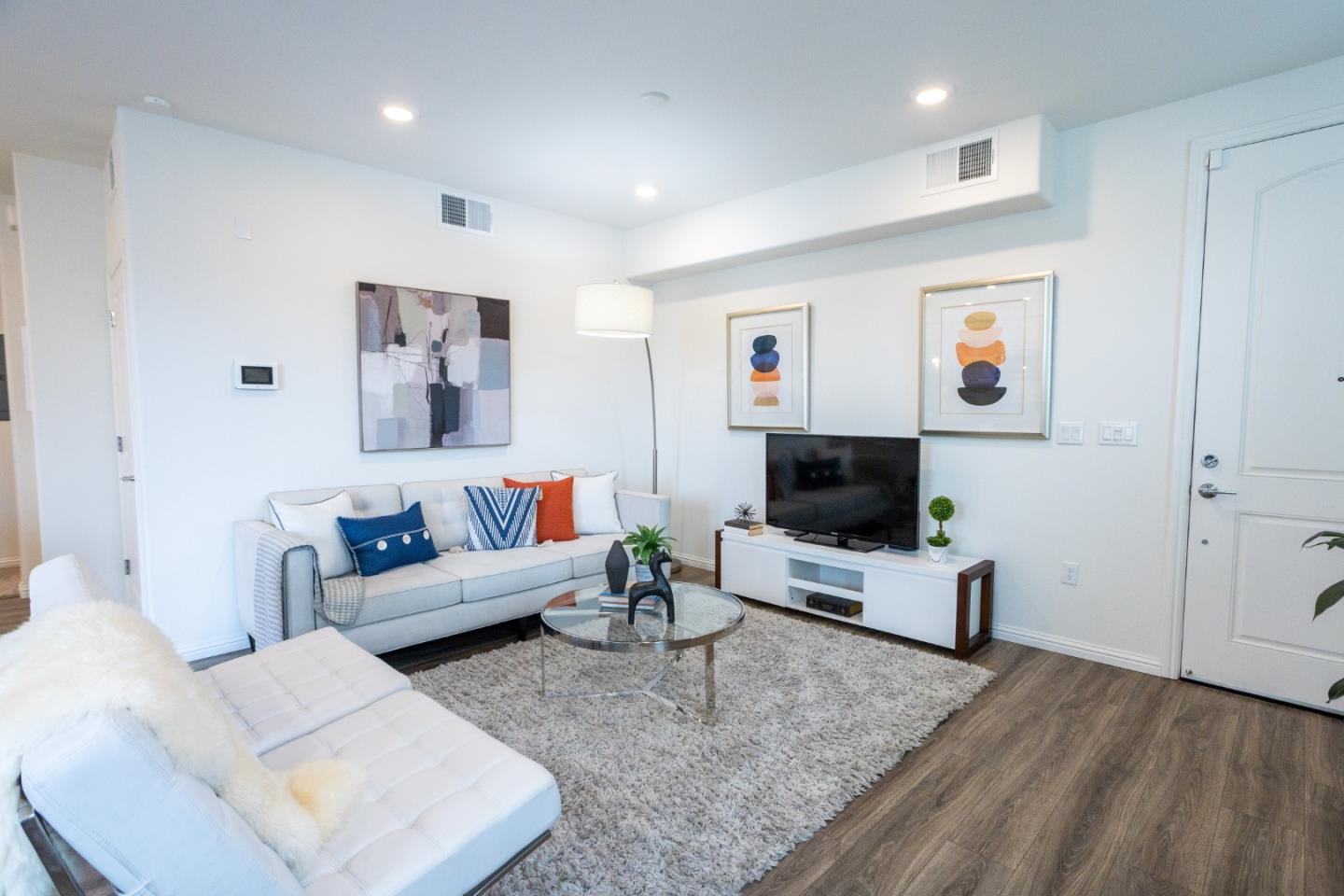 Neighborhood Neighborhood-194