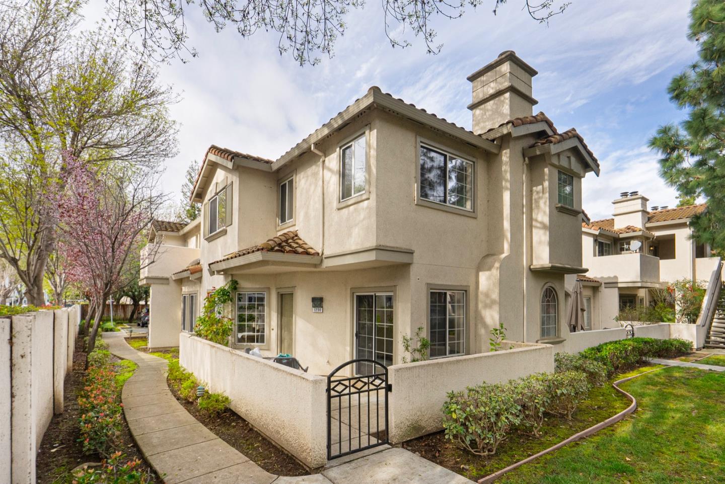 Neighborhood Neighborhood-62