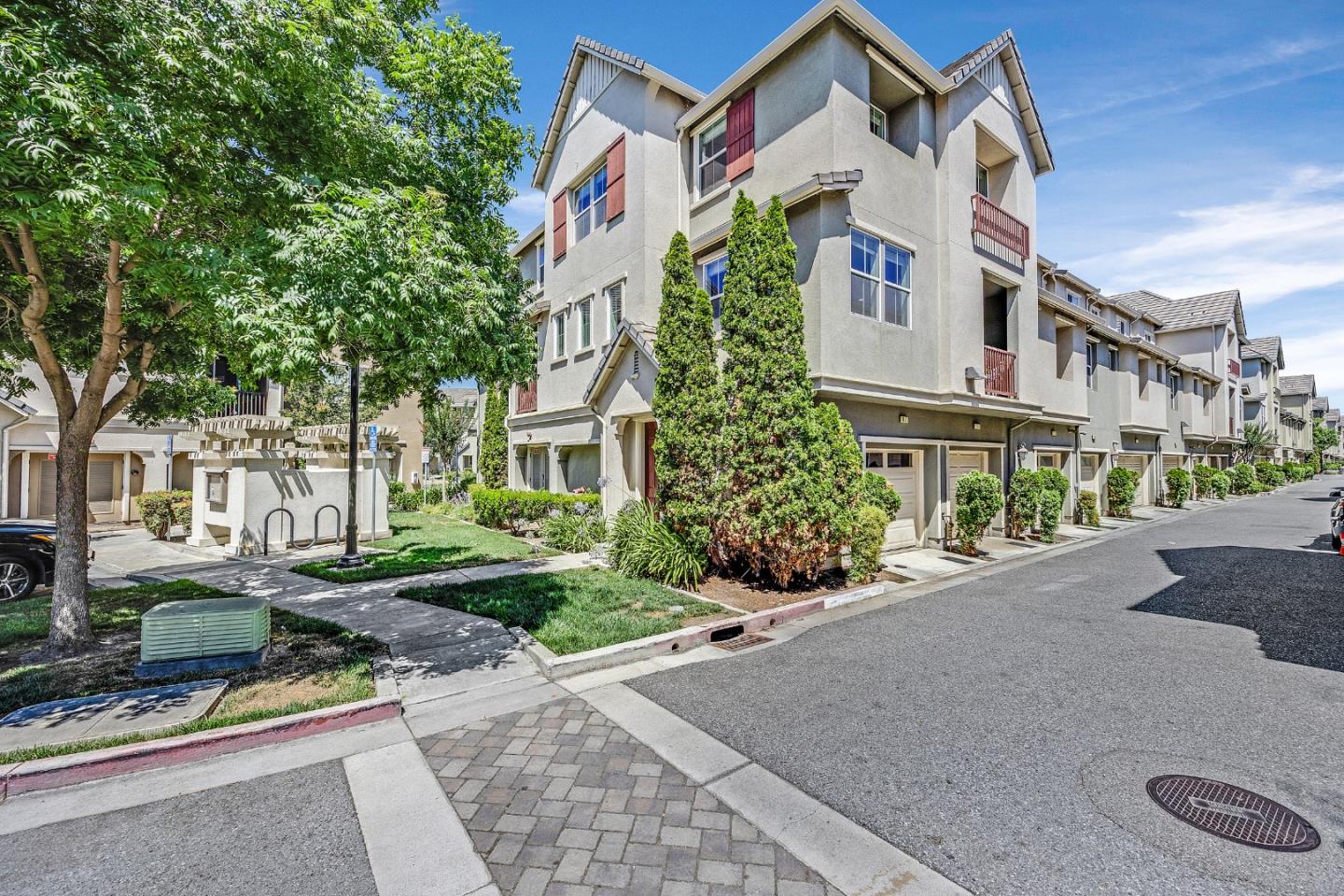 Neighborhood Neighborhood-43