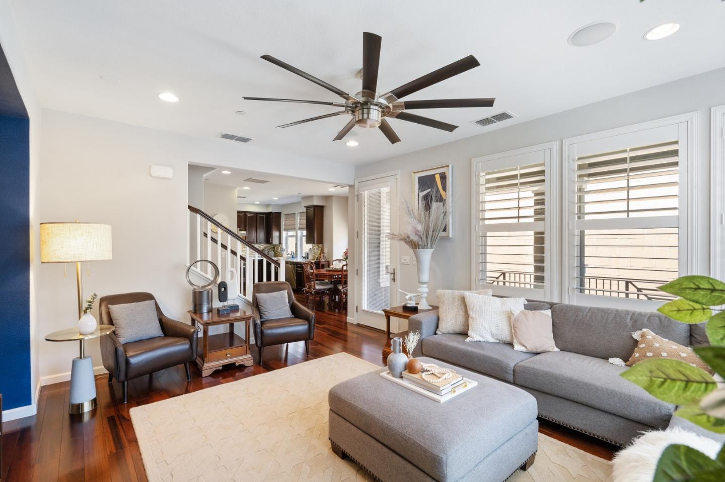 Neighborhood Neighborhood-77