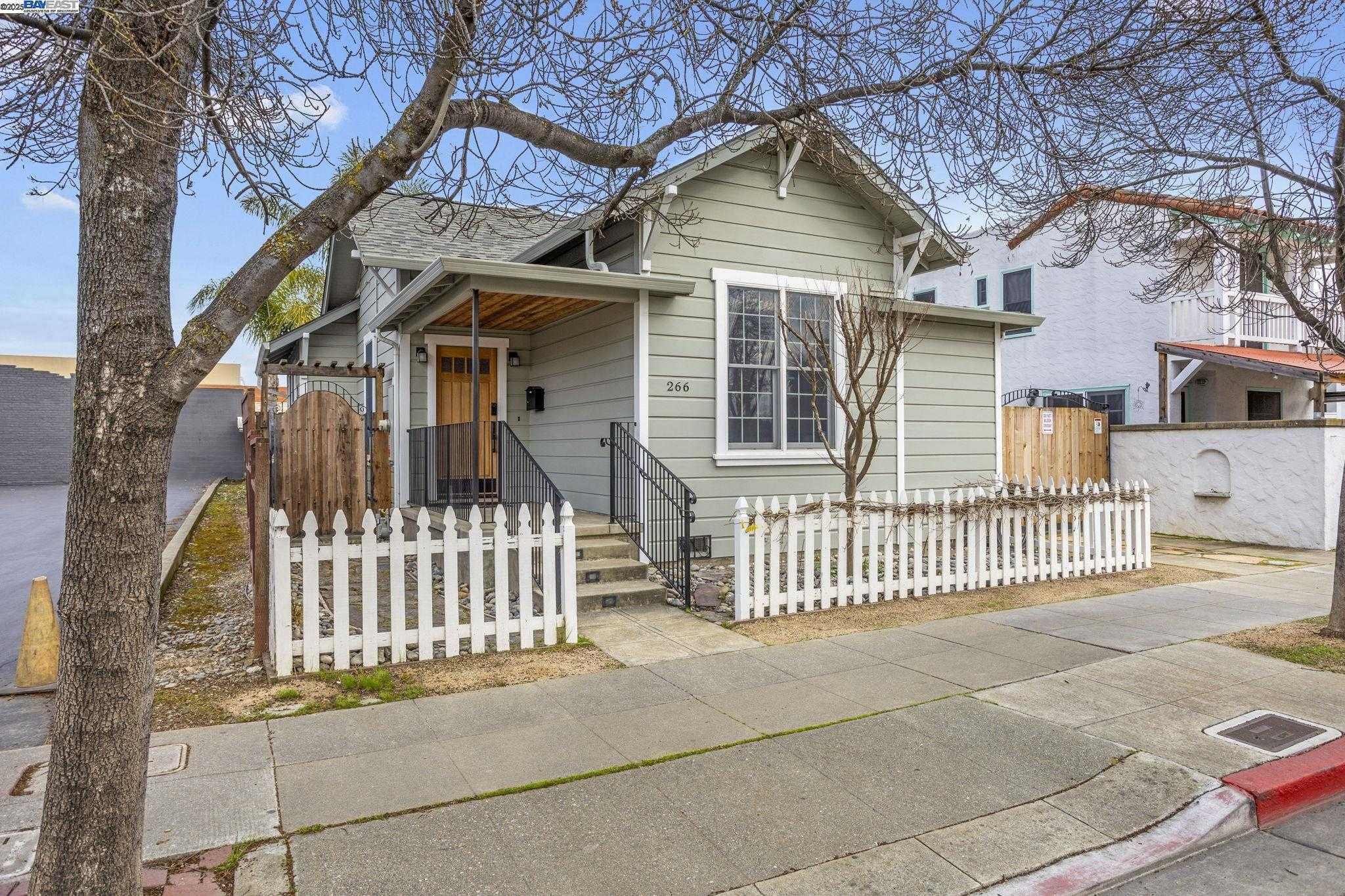 Neighborhood Neighborhood-31