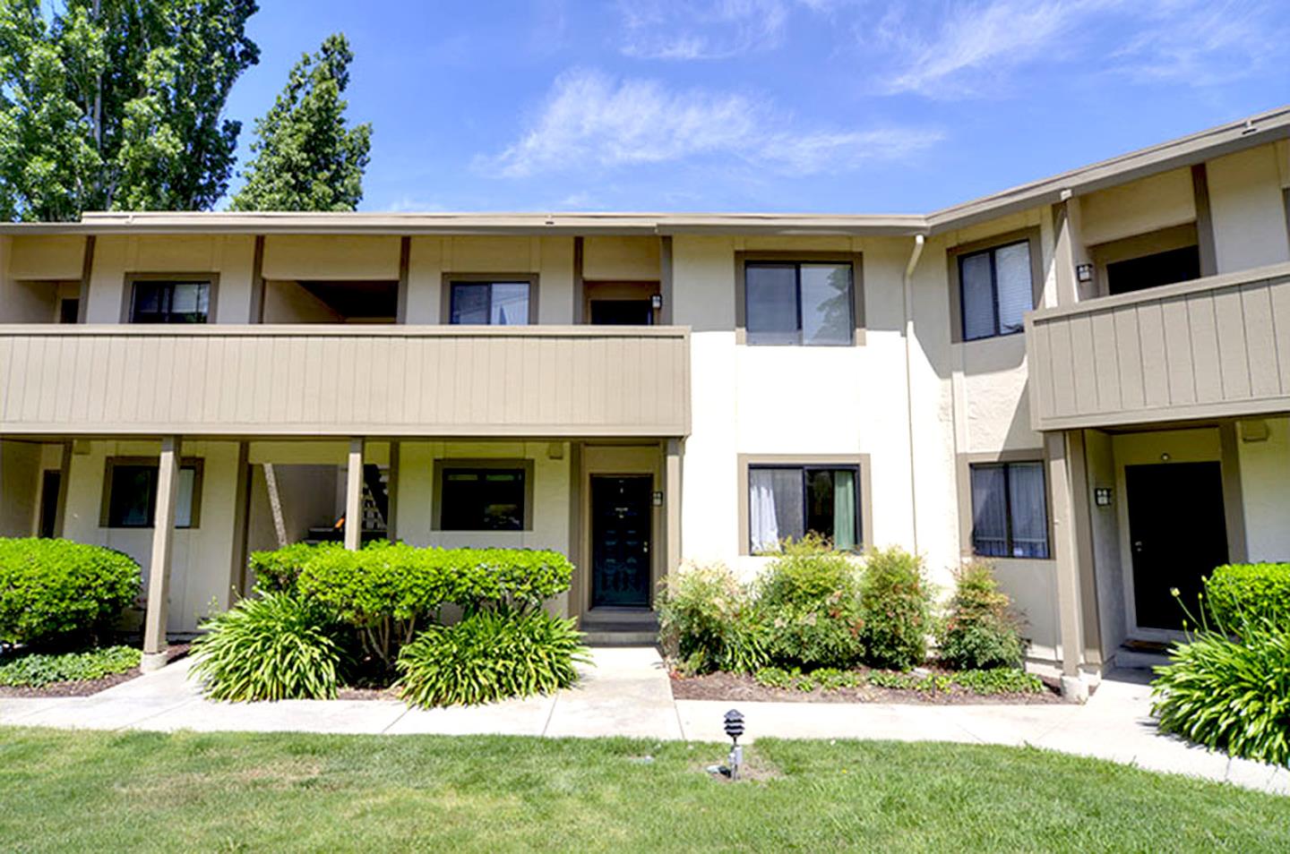 Neighborhood Neighborhood-82