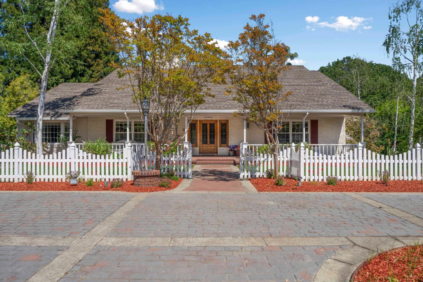 Neighborhood Neighborhood-1