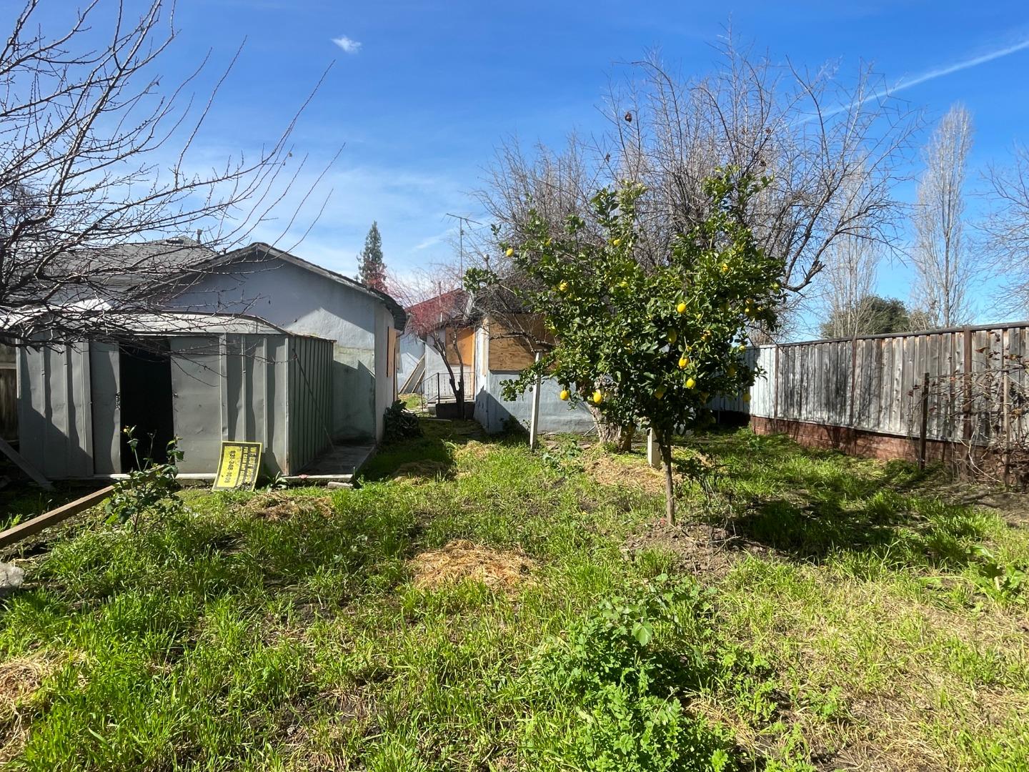 Neighborhood-7