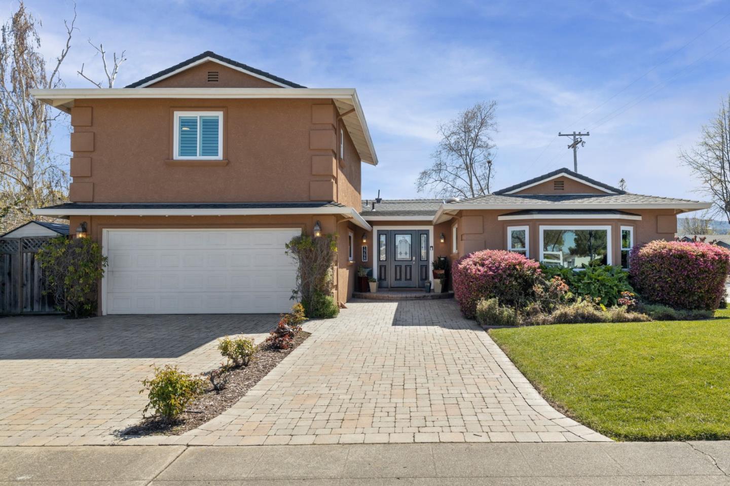 Neighborhood Neighborhood-70