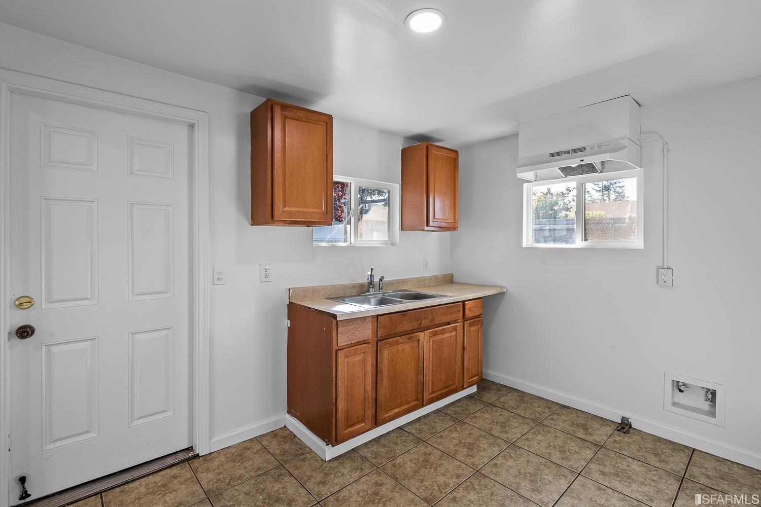 Neighborhood Neighborhood-100