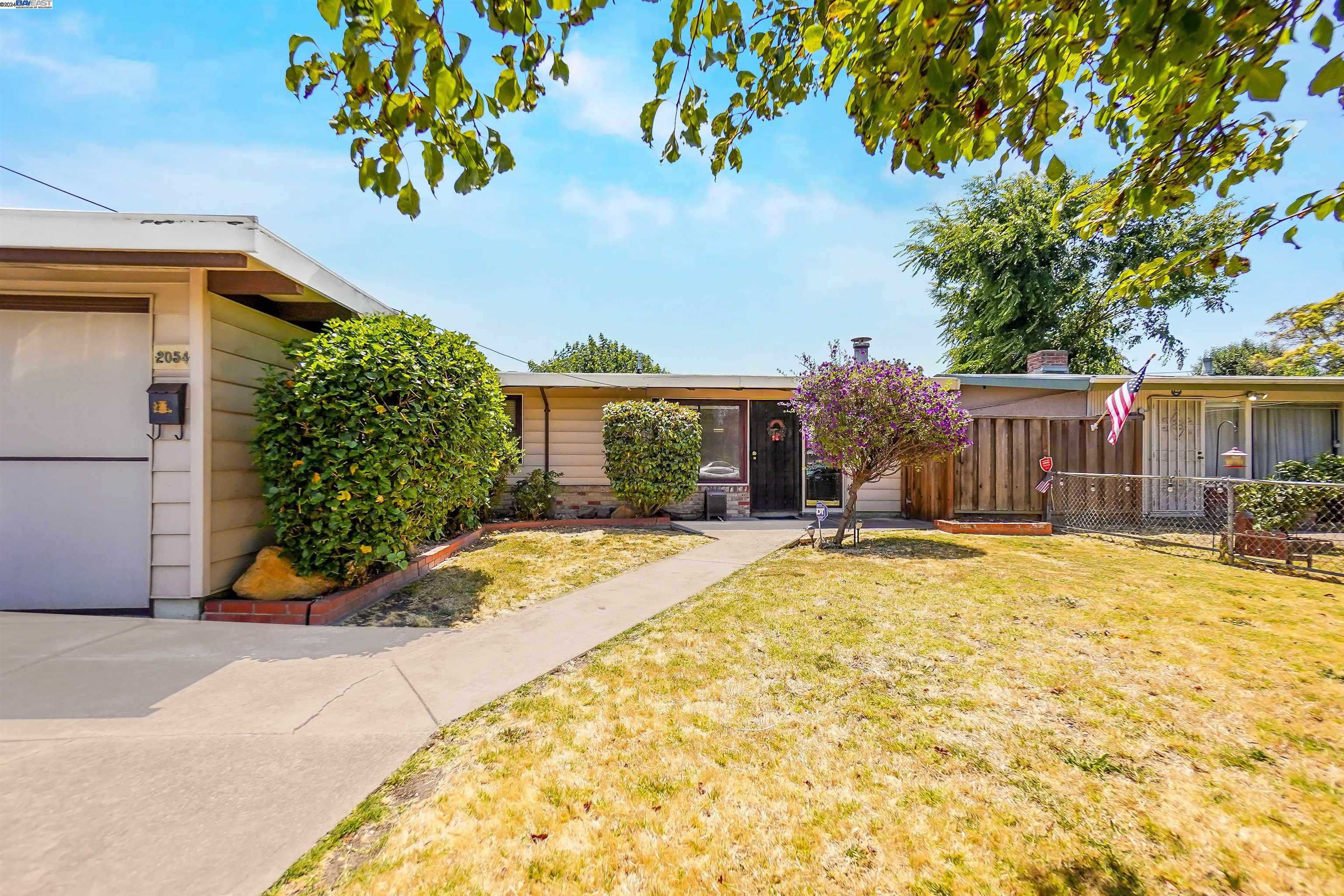 Neighborhood Neighborhood-32