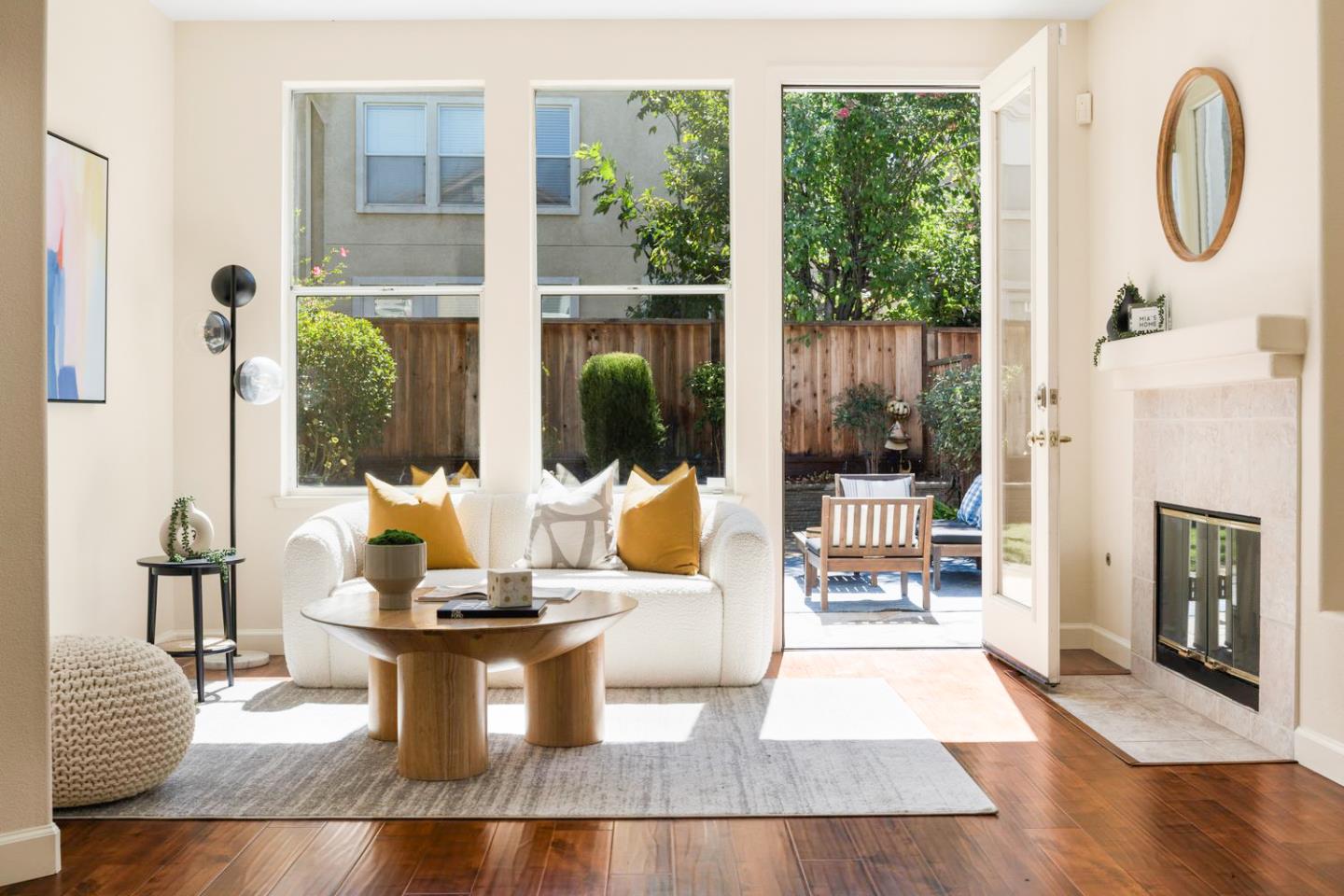 Neighborhood Neighborhood-20