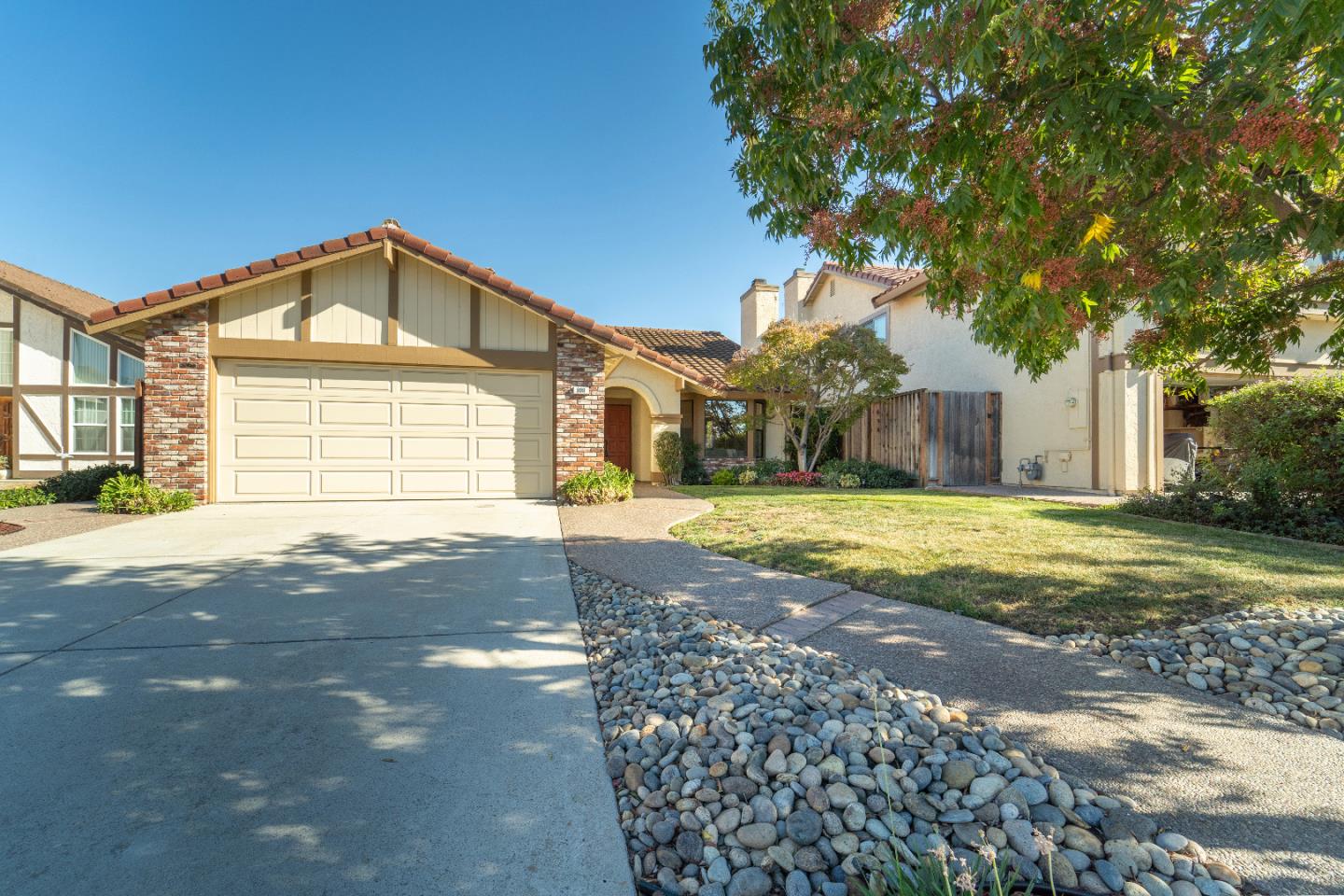 Neighborhood Neighborhood-256