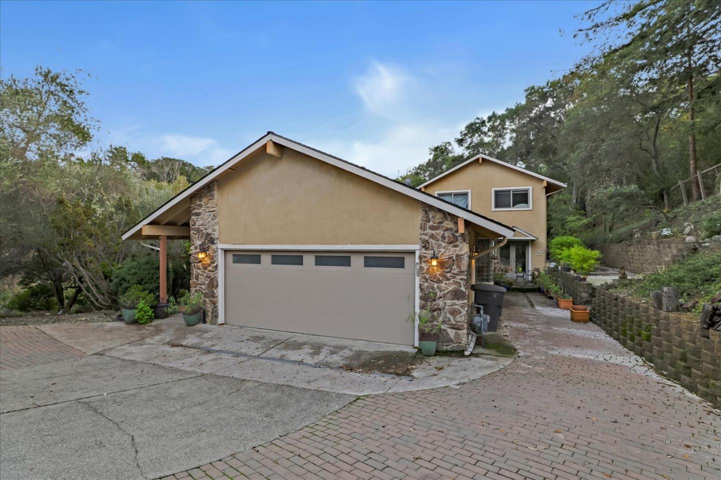 Neighborhood Neighborhood-110