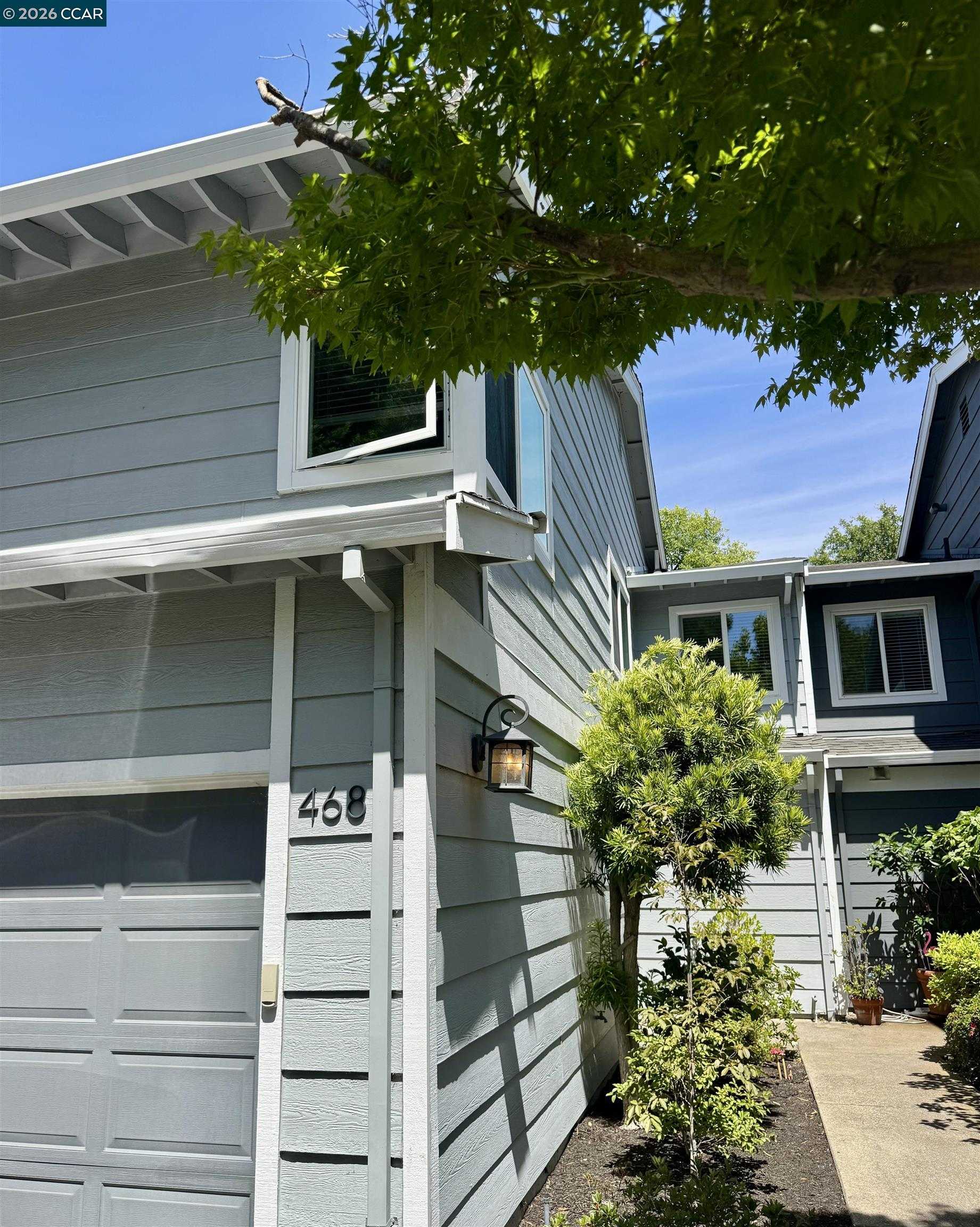 Neighborhood Neighborhood-20