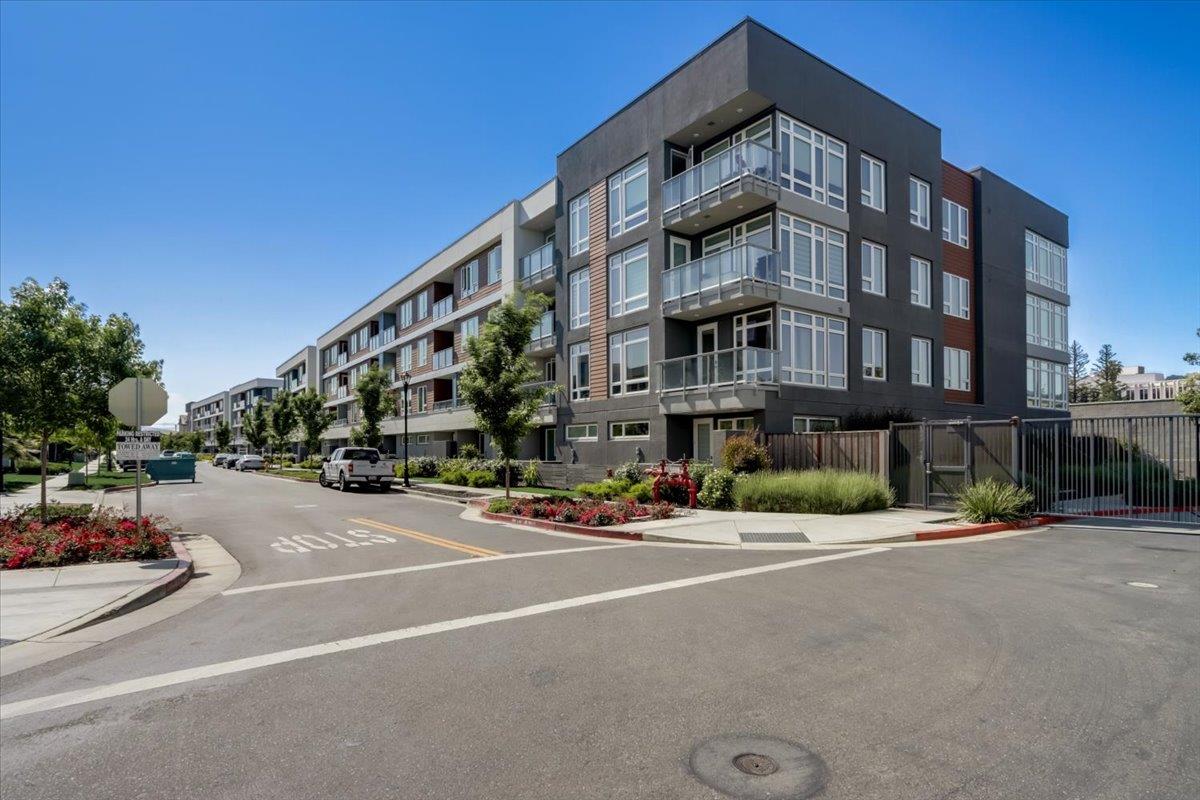 Neighborhood Neighborhood-102