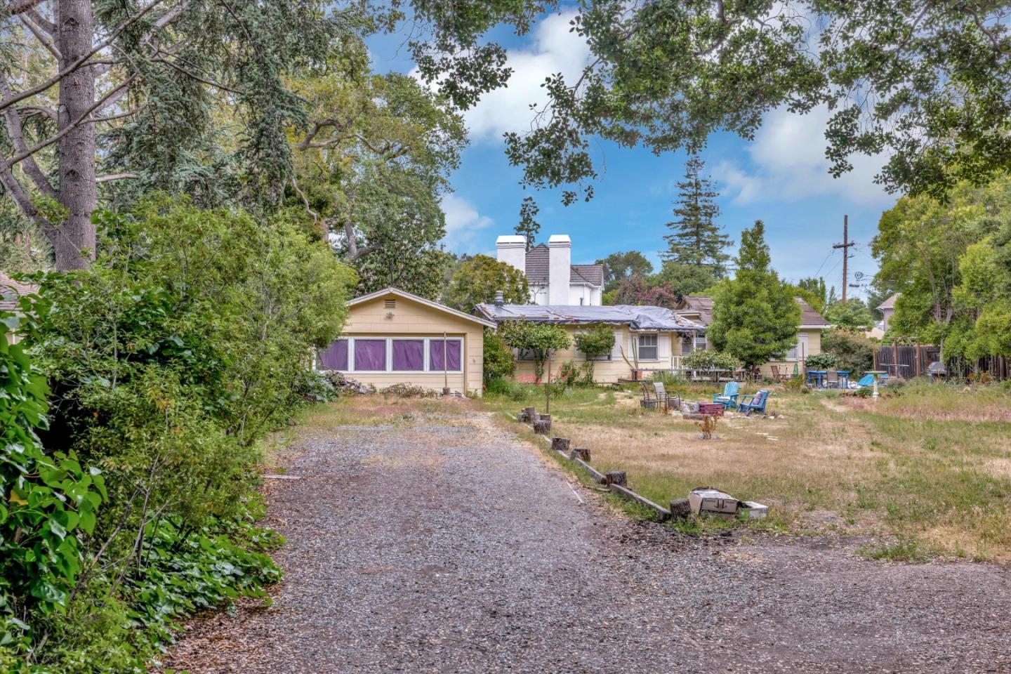 Neighborhood Neighborhood-121