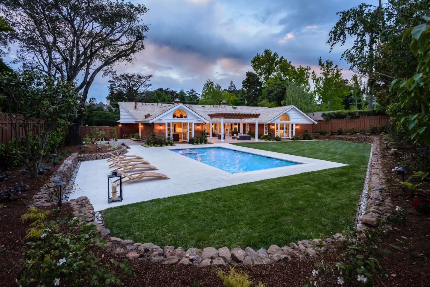 Neighborhood Neighborhood-10