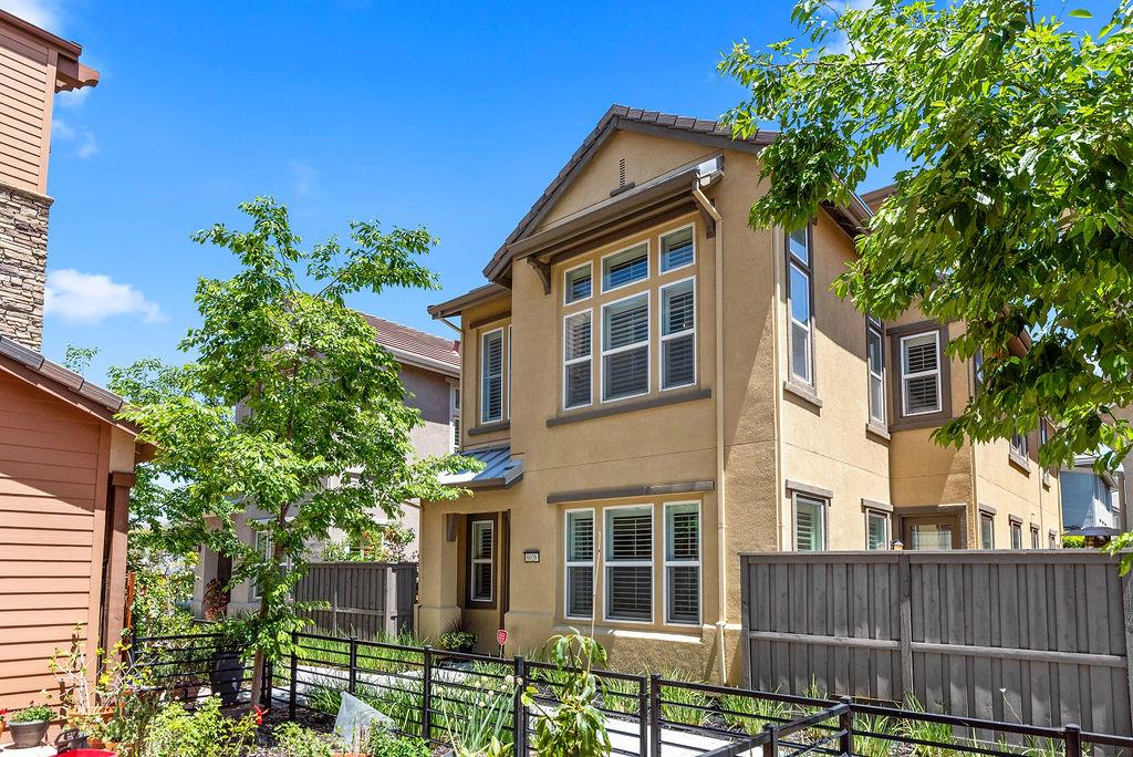 Neighborhood Neighborhood-63