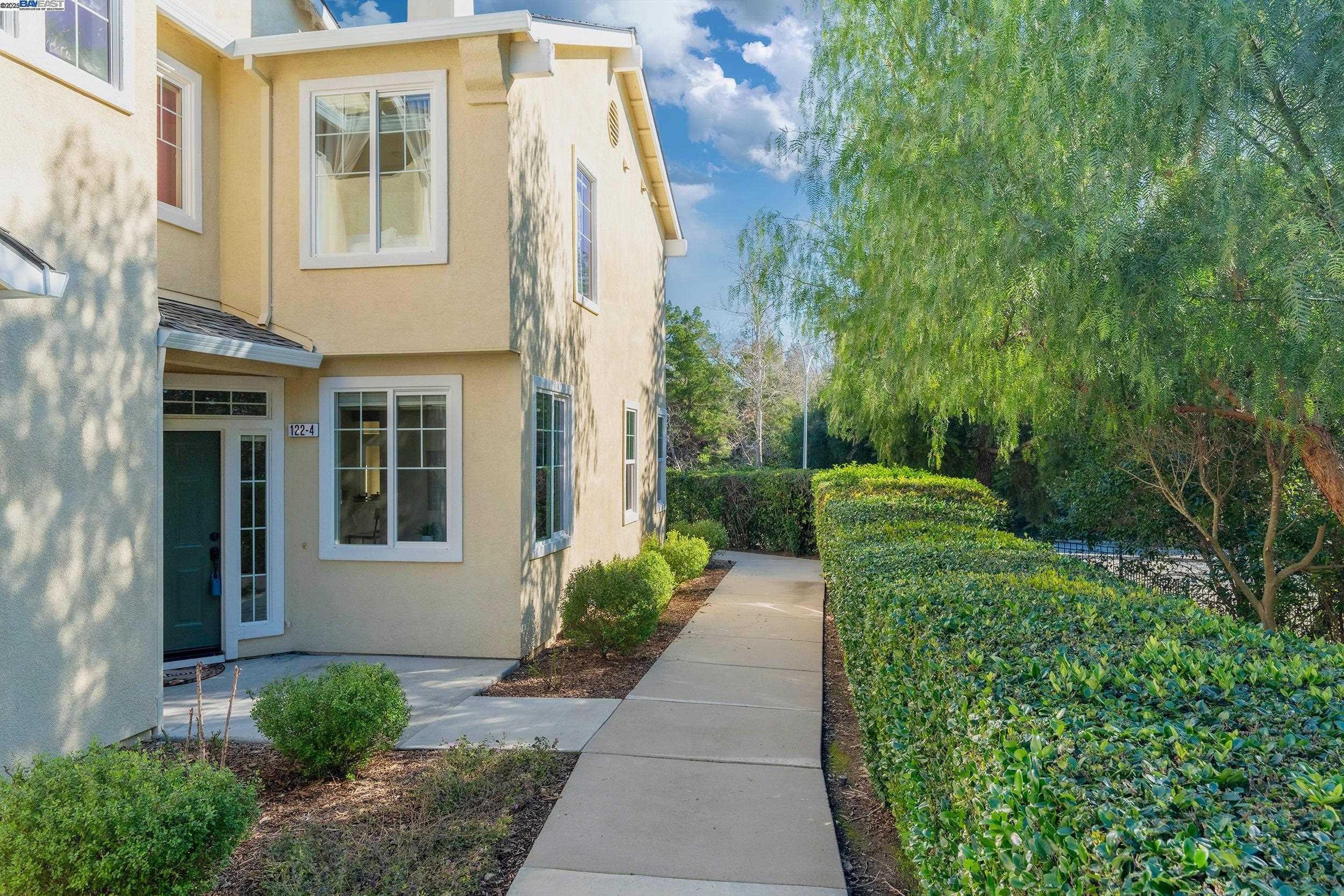 Neighborhood Neighborhood-31