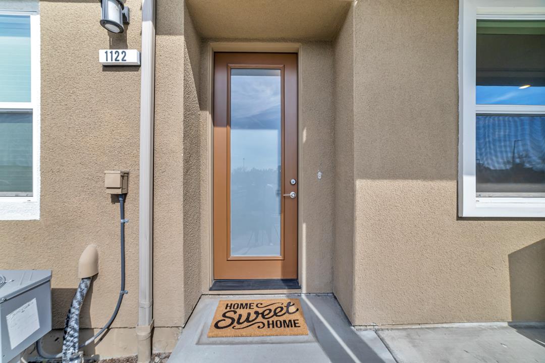 Neighborhood Neighborhood-79