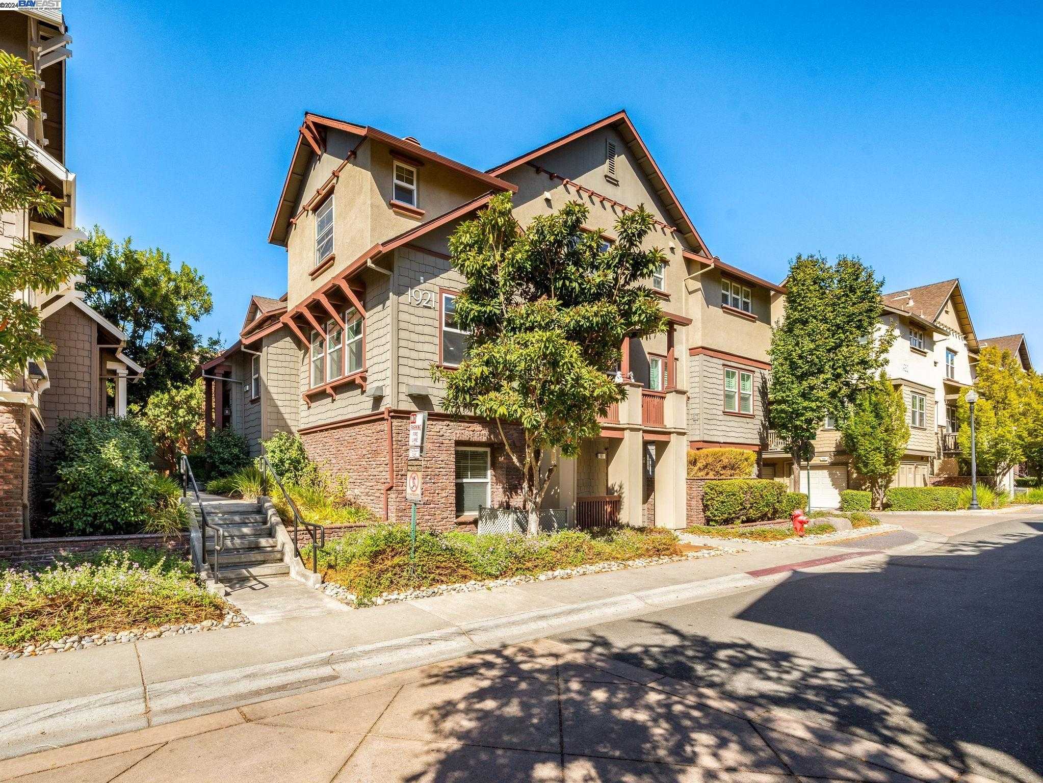 Neighborhood Neighborhood-3