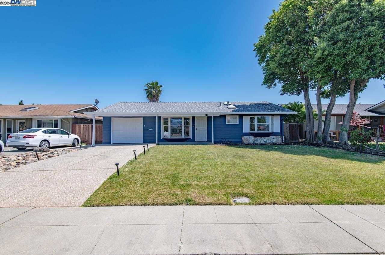 Neighborhood Neighborhood-30