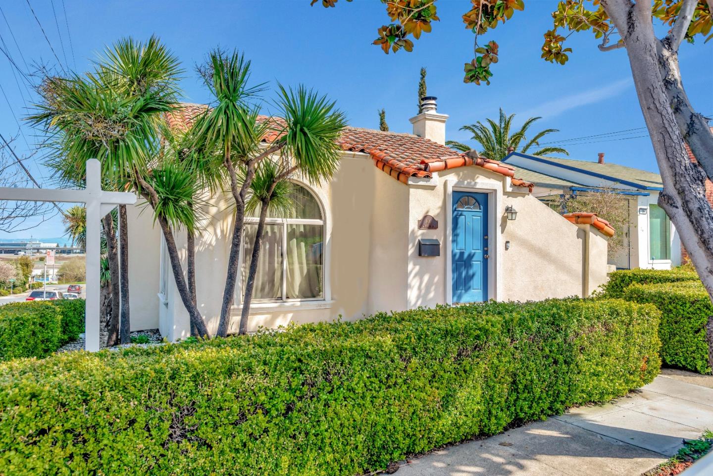 Neighborhood Neighborhood-4