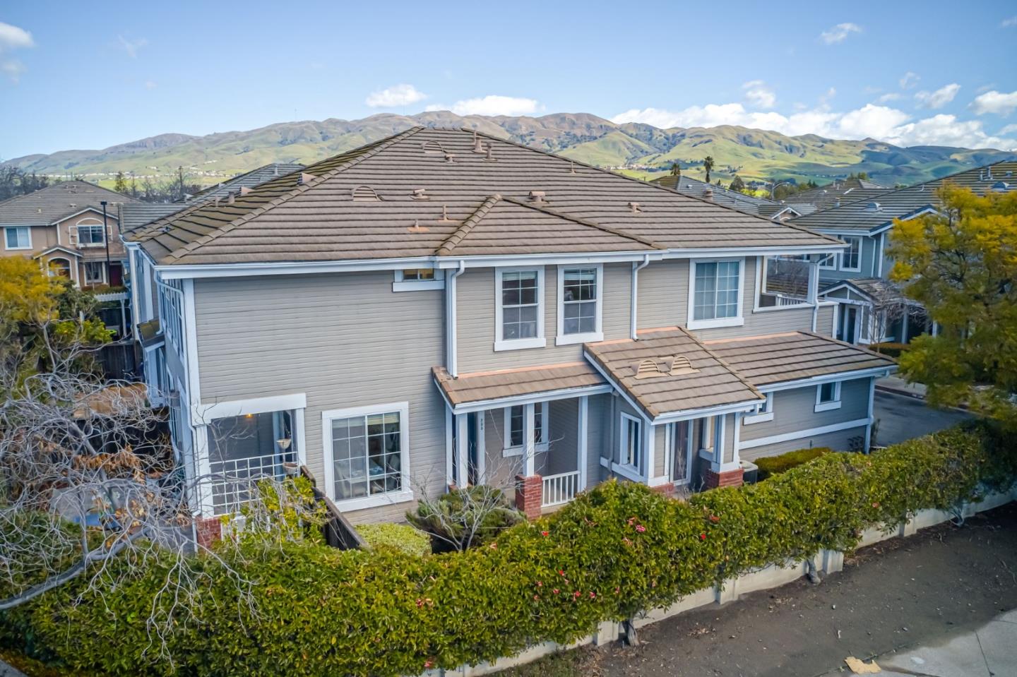 Neighborhood Neighborhood-60