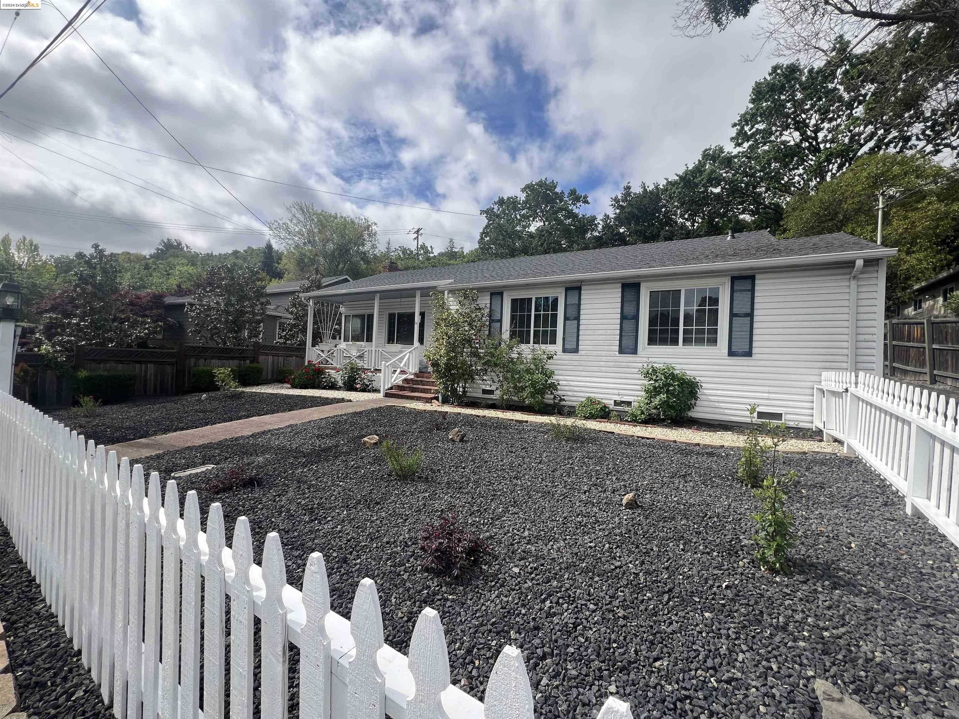 Neighborhood Neighborhood-4