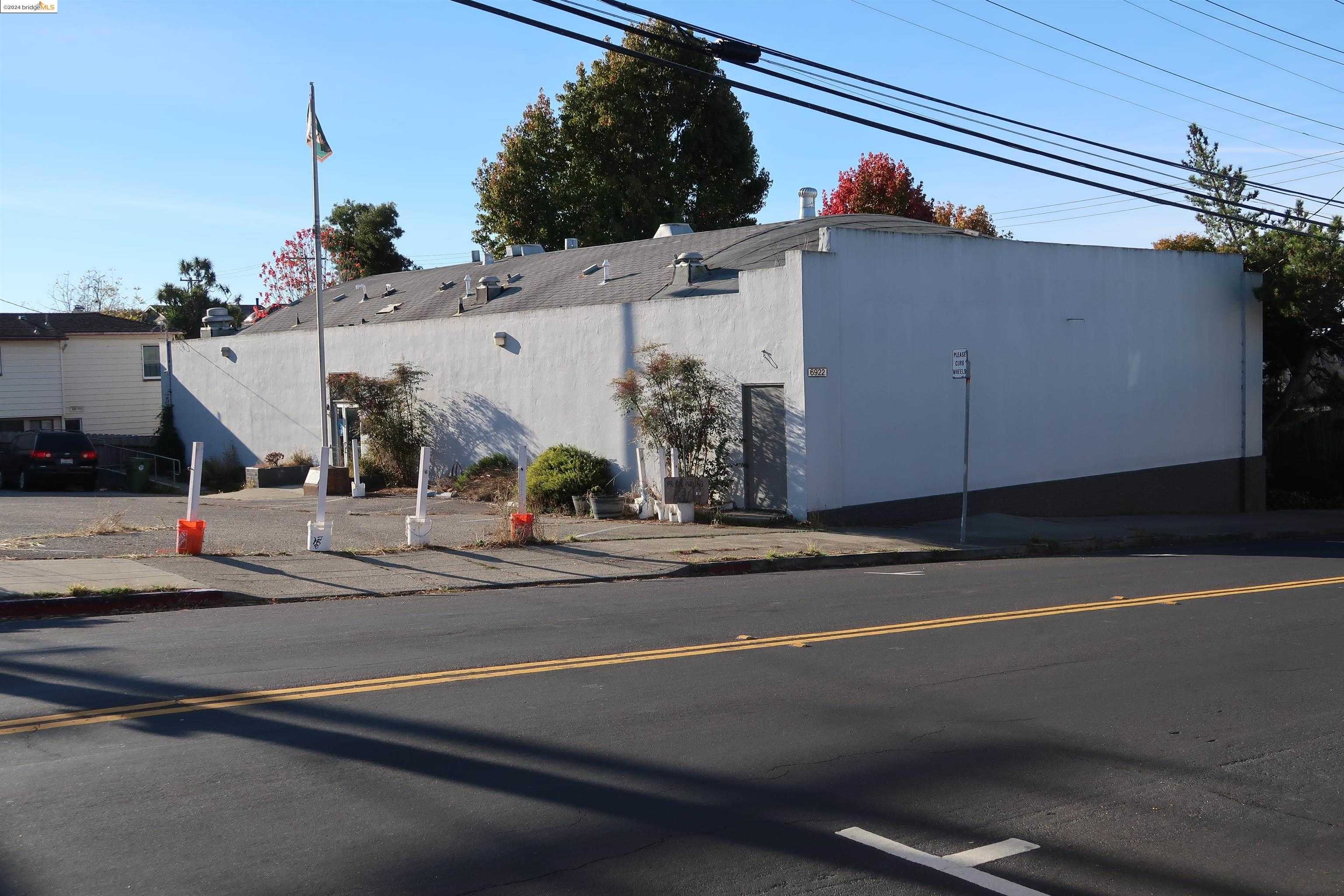 Neighborhood Neighborhood-18