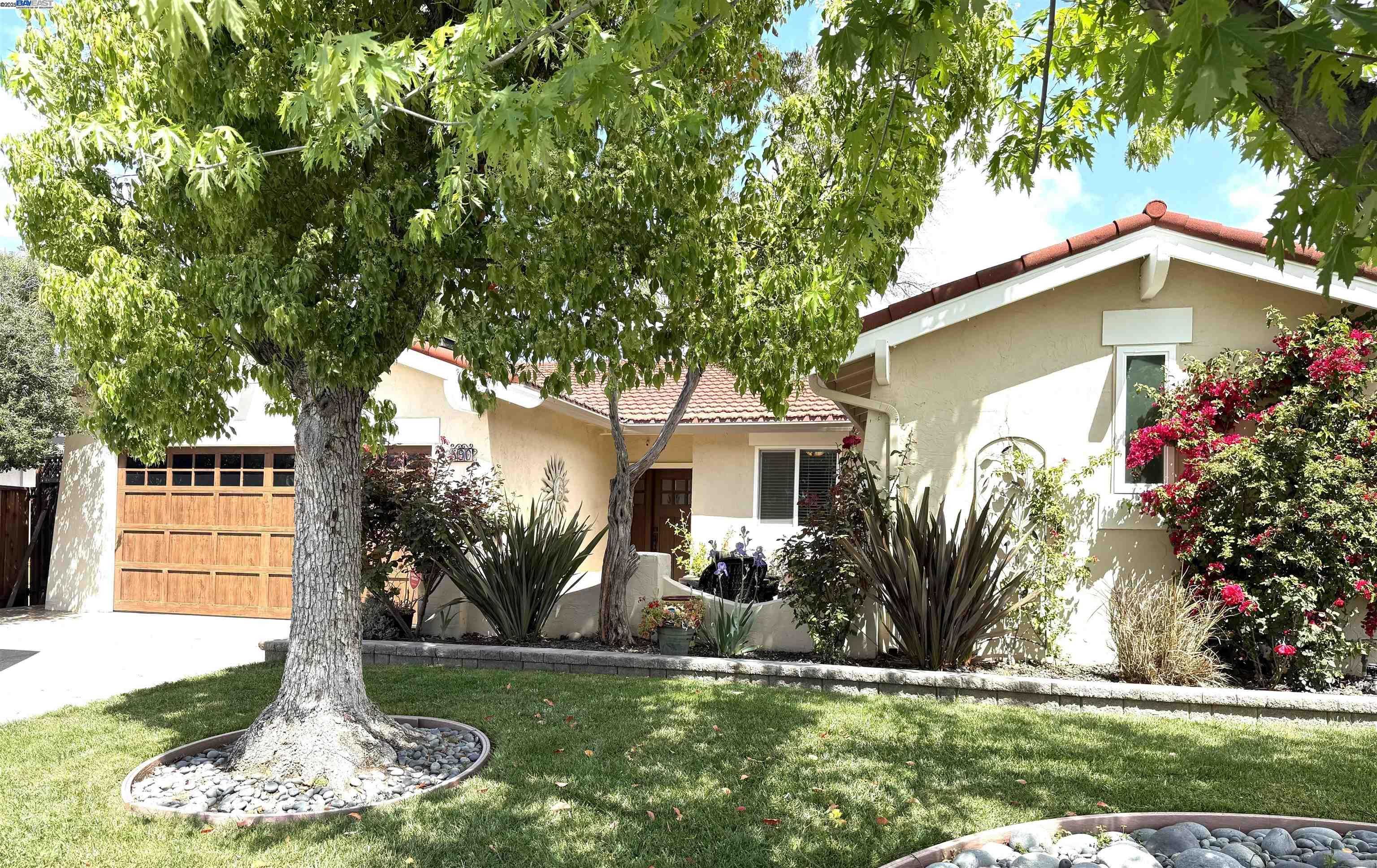 Neighborhood Neighborhood-12