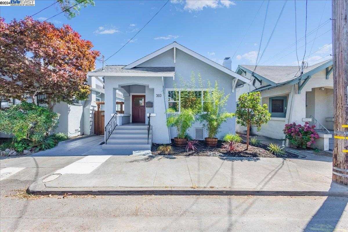 Neighborhood Neighborhood-10