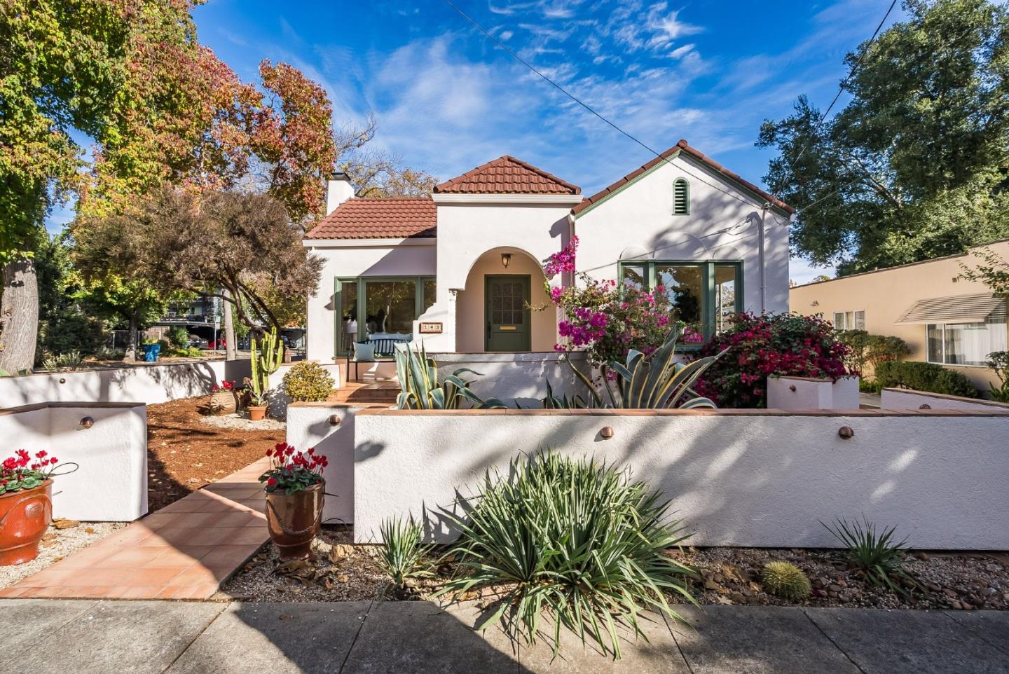 Neighborhood Neighborhood-46