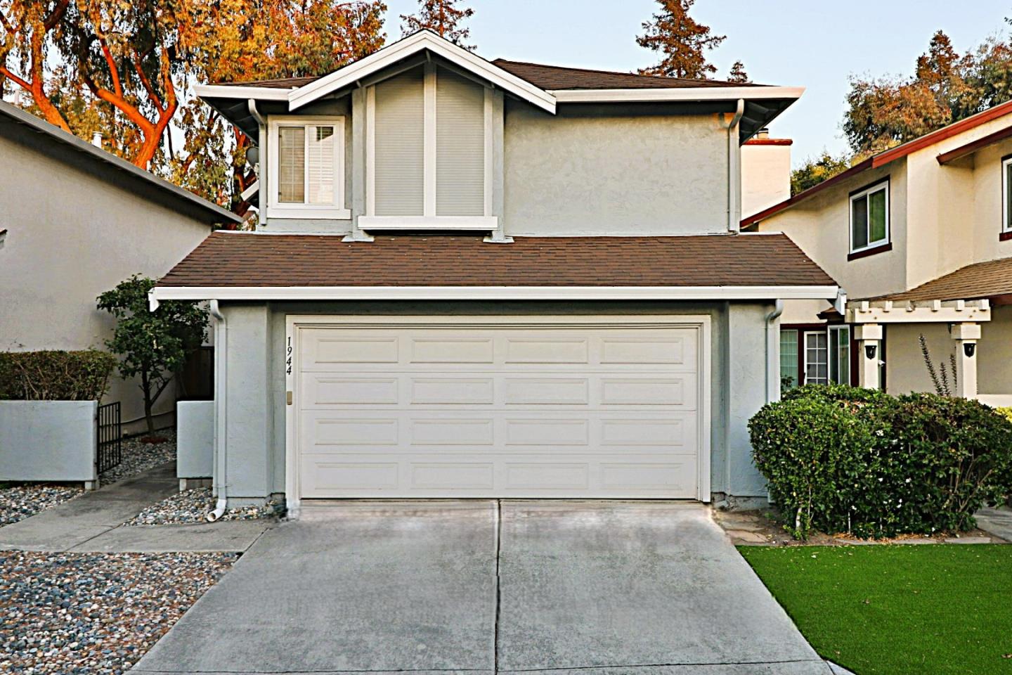 Neighborhood Neighborhood-4