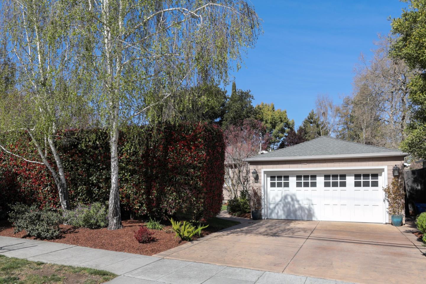 Neighborhood Neighborhood-100