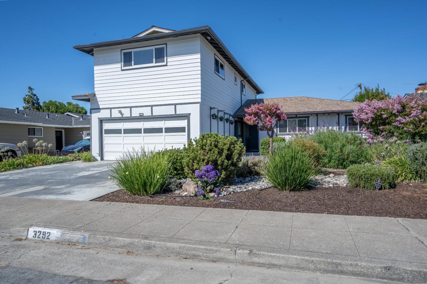 Neighborhood Neighborhood-40