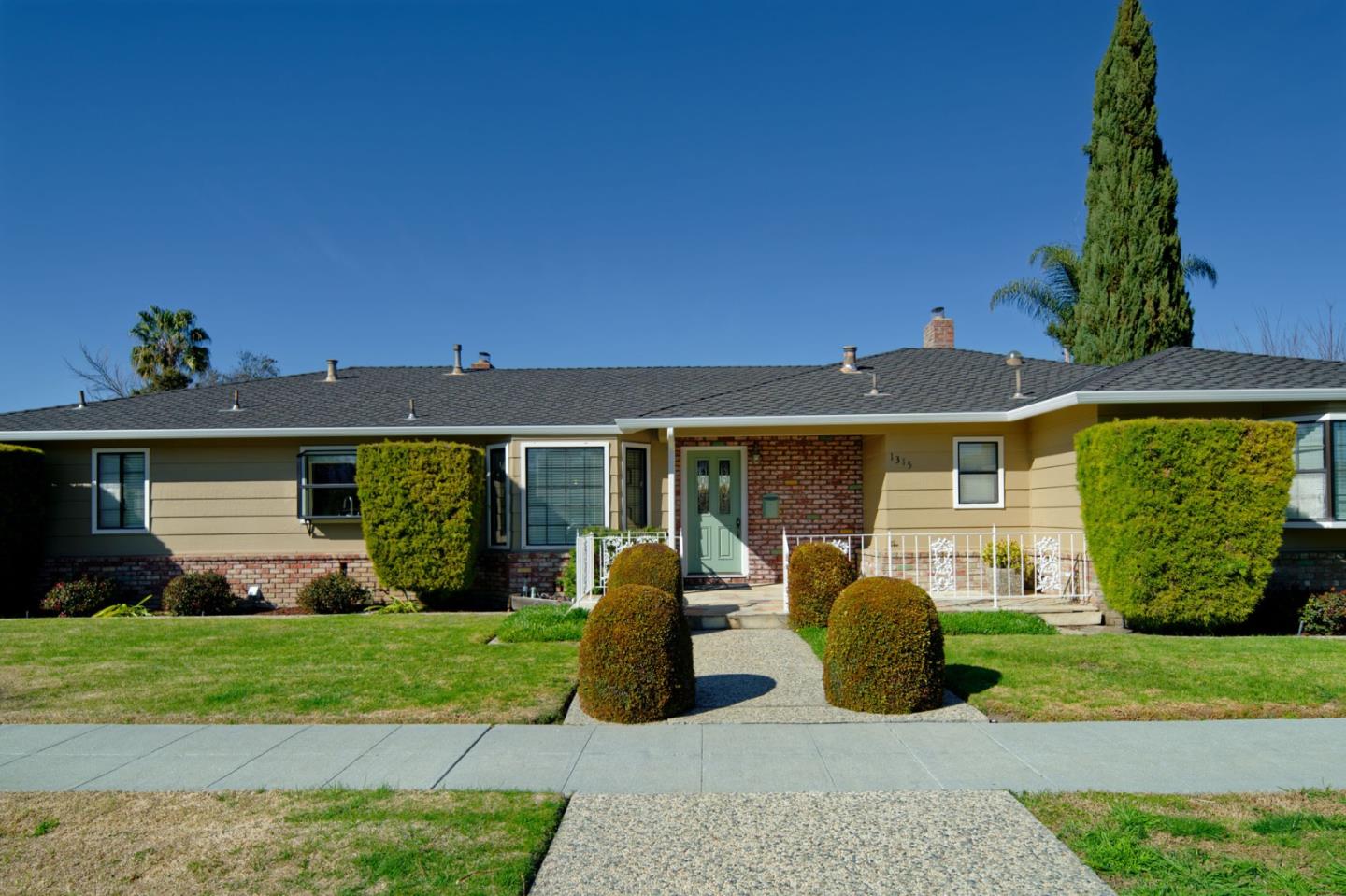 Neighborhood Neighborhood-1