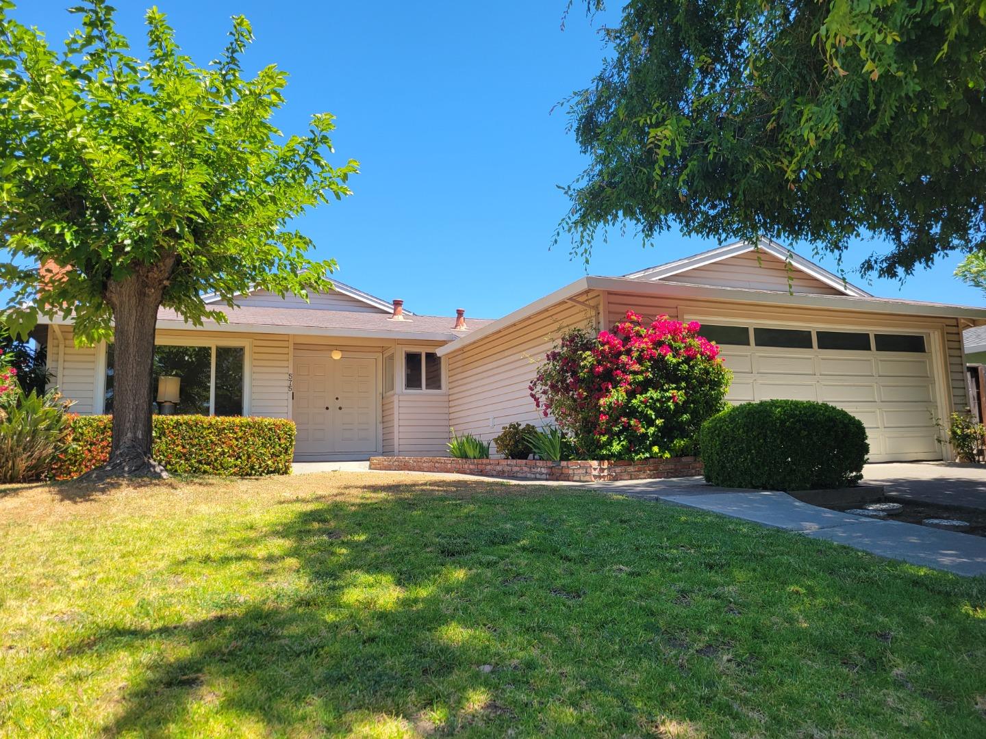 Neighborhood Neighborhood-4