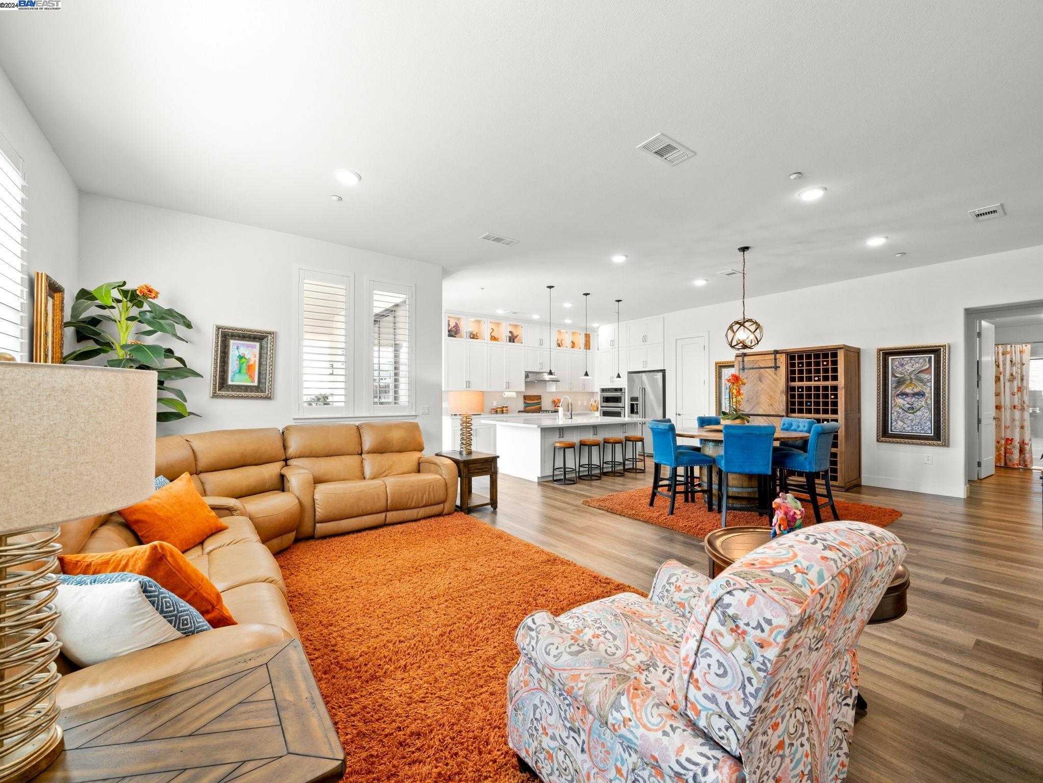 Neighborhood Neighborhood-15